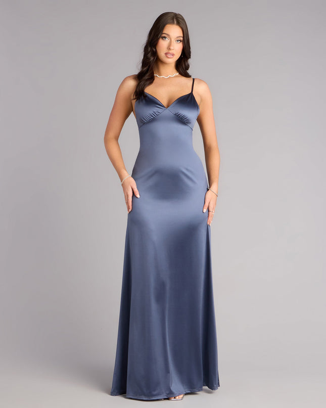 Your dream vibe in motion—the Casey Satin Low Back Mermaid Formal Dress blends sleek style and trending details for the ultimate navy blue prom dresses glow-up.