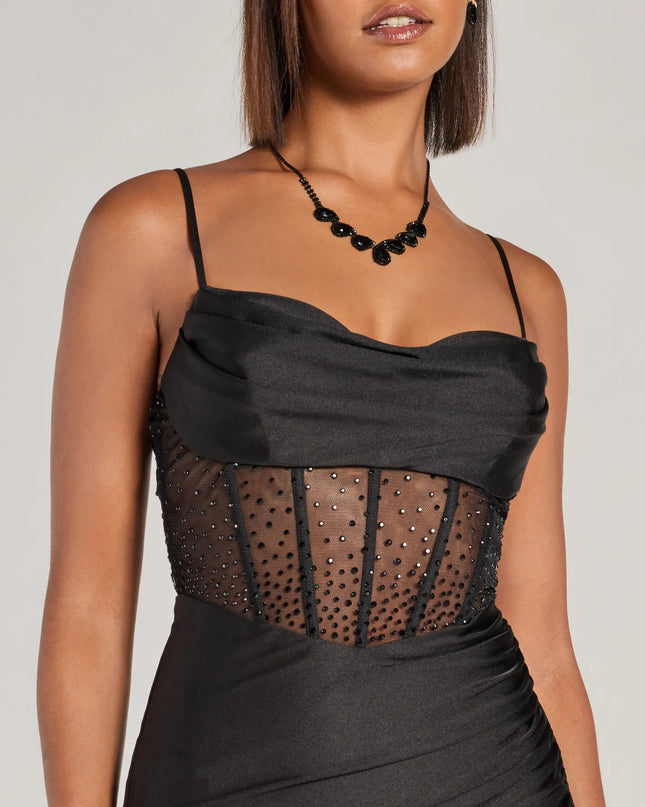 This black standout from Windsor’s prom dresses 2026 drop brings instant glow-up energy—you in the Sadie Rhinestone Corset Open Back Mermaid Formal Dress are ready for the flash.