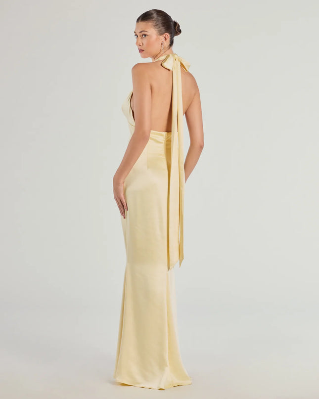 Style your seasonal looks with the Erika Halter Satin Column Formal Dress, a trend-right, yellow spring dress designed for any plan on your calendar with new and unqiue details.