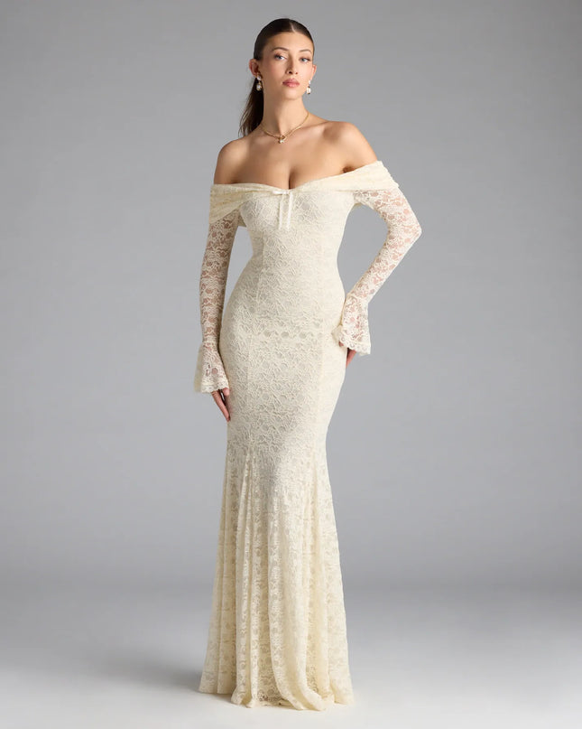 The Blakely Off-The-Shoulder Mermaid Lace Formal Dress is your new go-to ivory dress—effortless, versatile, and made to update your fall style in seconds.