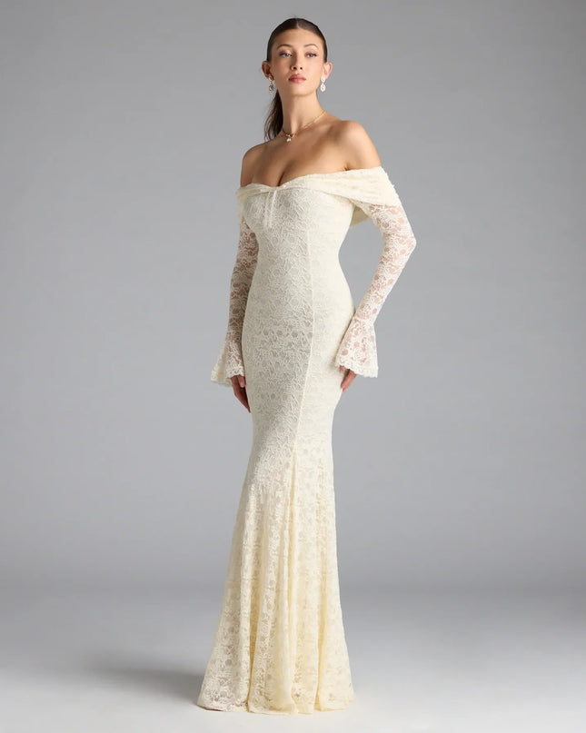 The Blakely Off-The-Shoulder Mermaid Lace Formal Dress is your new go-to ivory dress—effortless, versatile, and made to update your fall style in seconds.