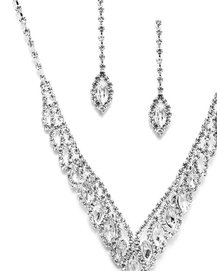Get ready for any event with the Elegant Tear Drop Rhinestone Set in silver, an essential start to creating a versatile outfit for women for parties, cocktail hours, or Valentine's Day events.