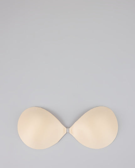 Get inspired with the Flawless Finish Adhesive Strapless Bra, a feed-worthy piece that’s part of Windsor's updated and curated women’s clothing edit packed with must-have 2026 outfit ideas.